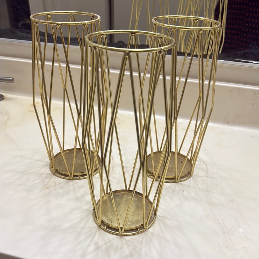 Elegant Gold Wire Vase Set